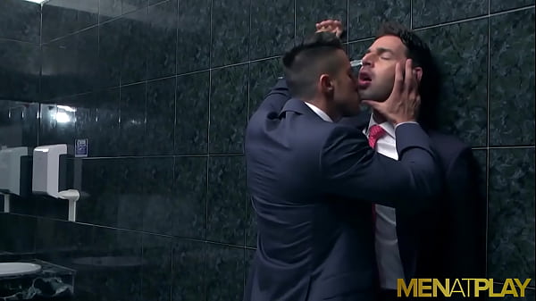 MENATPLAY Handsome Jock Klein Kerr Anal Fucks Dario Beck