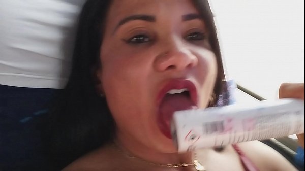 Bianca Naldy Showing Off Wanting Cock Inside The &Ocirc_nibus Towards SP. More in XV Red!