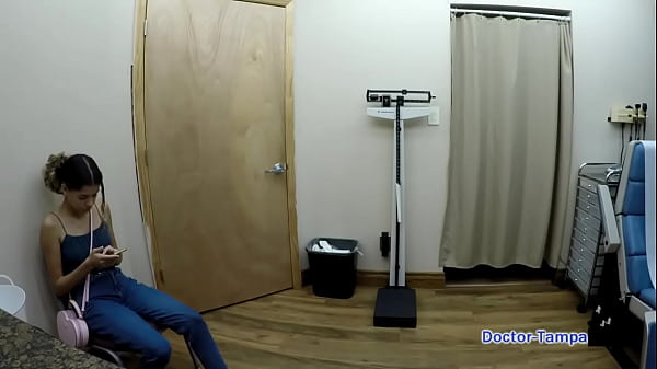 Dr Tampa - My Neighbor'_s My 1st Gyno? - Aria Nicole