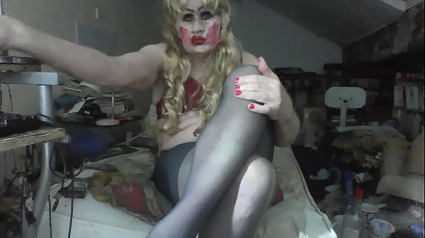 Sleazy smoking milf slag Sarah longs for your cock, as she displays herself herself like the streetwalking whore she is