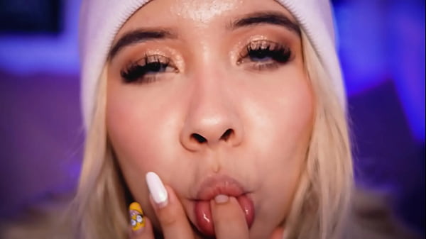 Blonde with a cute face looks for a stud with a cock bigger than her boyfriend'_s to record