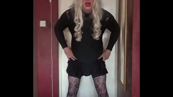 bisexual crossdresser will drop to his knees to swallow your pee while its being filmed